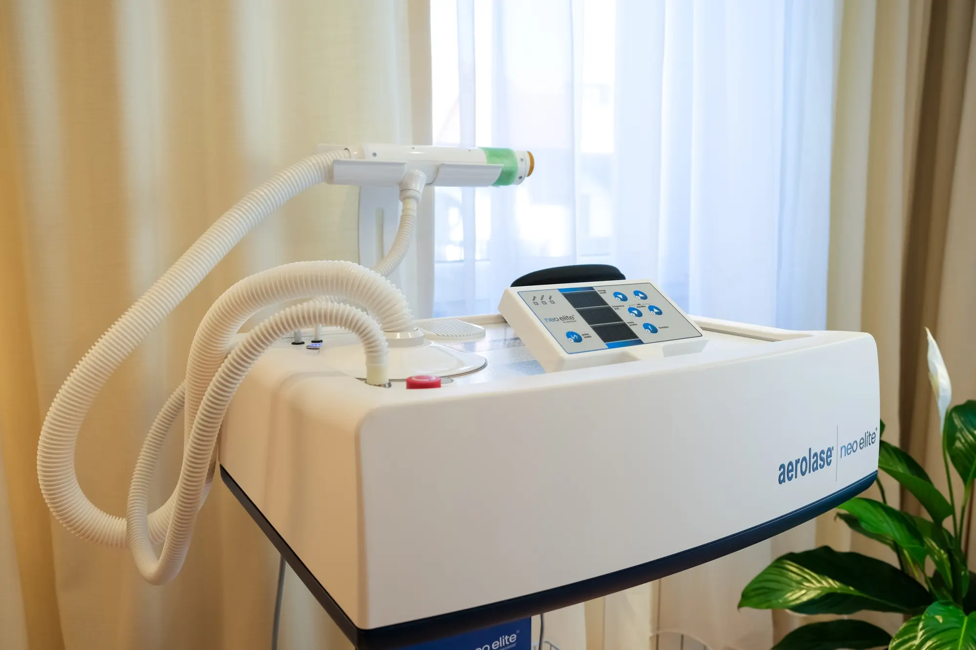 Reconnect Clinic — aparat laser Aerolase Neo Elite